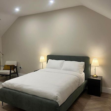Attic Room In Citywest Dublín Exterior foto